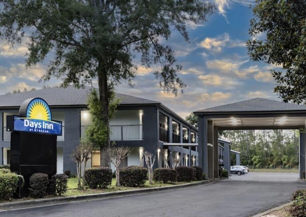 Days Inn By Wyndham Pensacola I-10 Ferry Pass Екстериор снимка